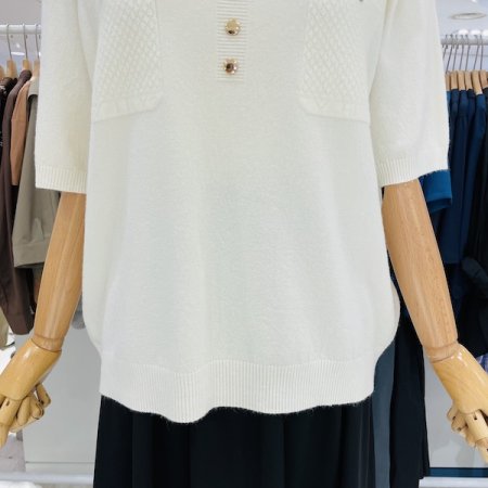 브이넥 단추 반팔 니트