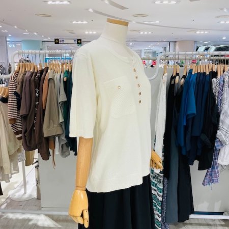 브이넥 단추 반팔 니트