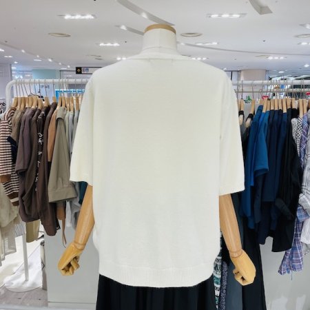 브이넥 단추 반팔 니트