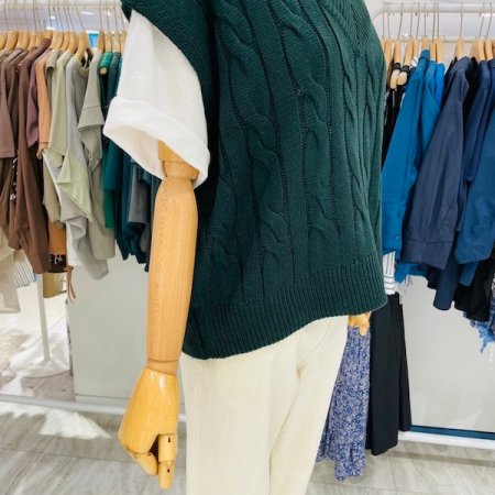 왕꽈배기 짜임 니트 조끼