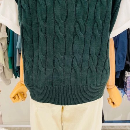 왕꽈배기 짜임 니트 조끼