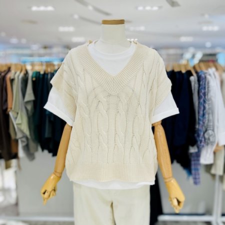 왕꽈배기 짜임 니트 조끼