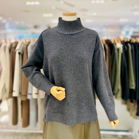 양 사선 단추 반목 니트