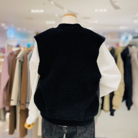 브이넥 배색 패딩 베스트