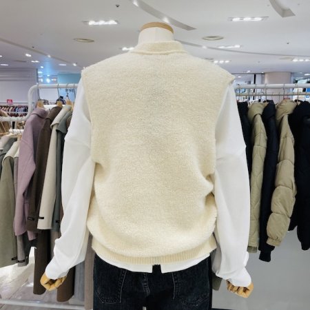 브이넥 배색 패딩 베스트