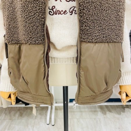 부클 후드 배색 패딩 베스트