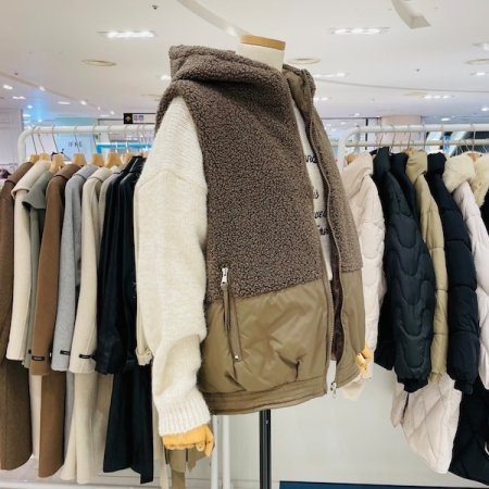 부클 후드 배색 패딩 베스트