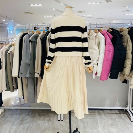 카라 니트 플리츠 배색 원피스