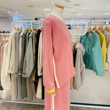 배색 포인트 브이넥 니트 스커트 세트