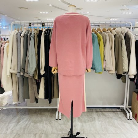 배색 포인트 브이넥 니트 스커트 세트