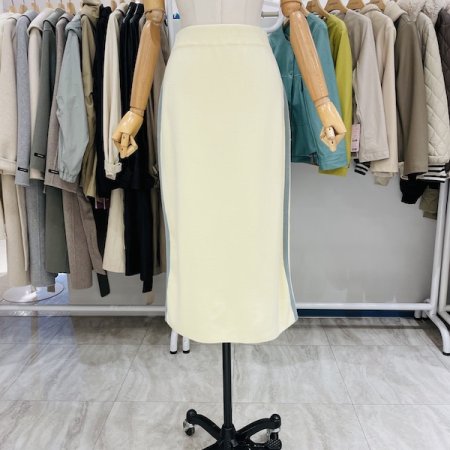 배색 포인트 브이넥 니트 스커트 세트