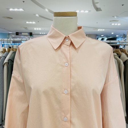 테이프 백 버튼 카라 셔츠