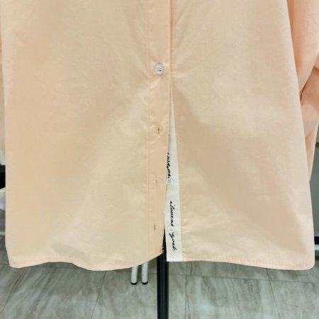 테이프 백 버튼 카라 셔츠