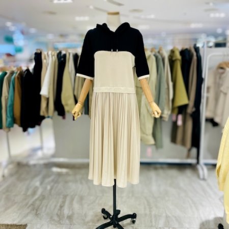 플리츠 배색 후드 원피스