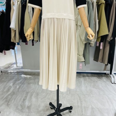 플리츠 배색 후드 원피스