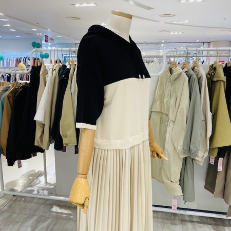 플리츠 배색 후드 원피스