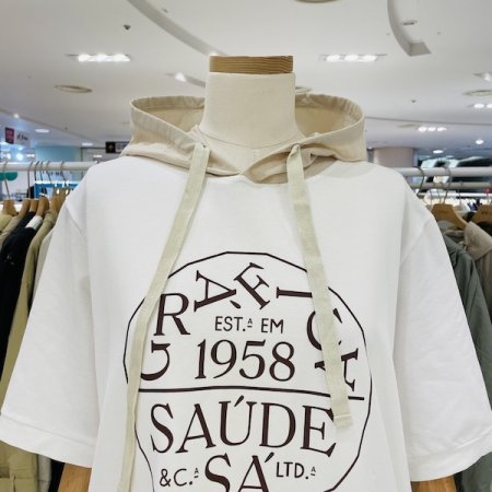 가우디 이니셜 스트링 후드 티셔츠