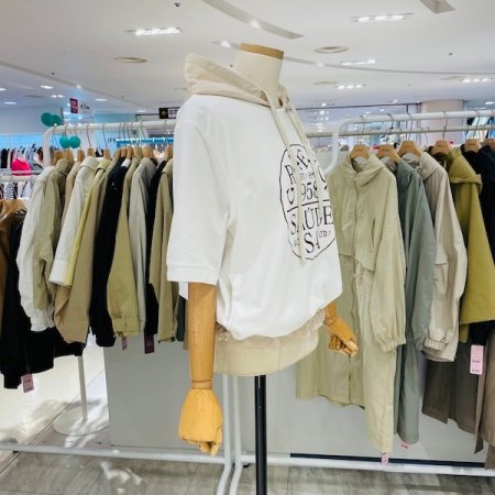 가우디 이니셜 스트링 후드 티셔츠