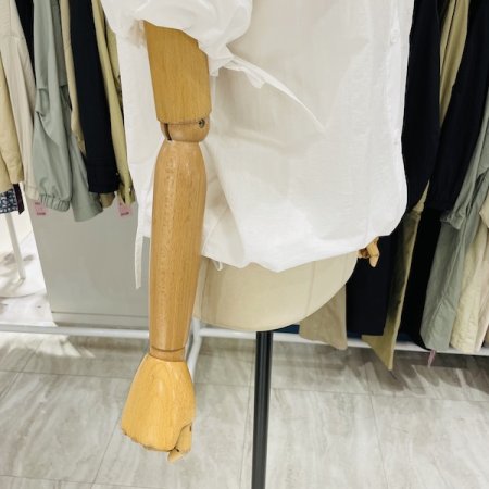 스트링 카라 블라우스