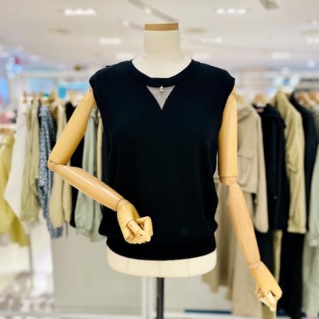 S브로치 민소매 니트