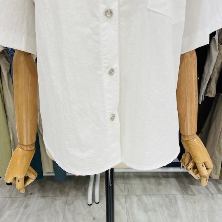 가슴 자수 반팔 셔츠