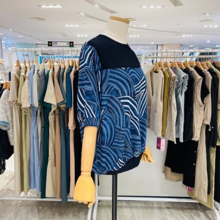 플리츠 배색 블라우스