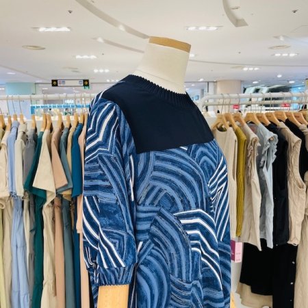 플리츠 배색 블라우스