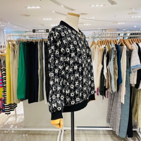 시보리 알파벳 집업 점퍼