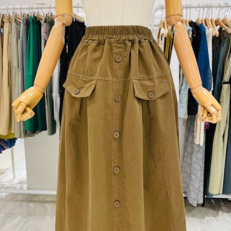 포켓 단추 포인트 스커트