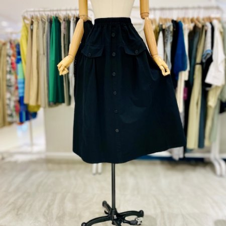 포켓 단추 포인트 스커트