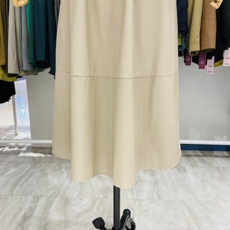 절개 플레어 레더 스커트