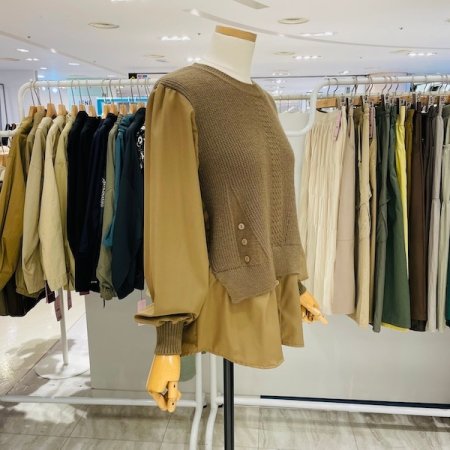 단추 니트 배색 티셔츠