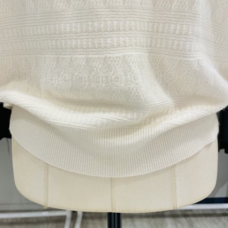 물결 진주넥 니트