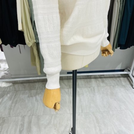 물결 진주넥 니트