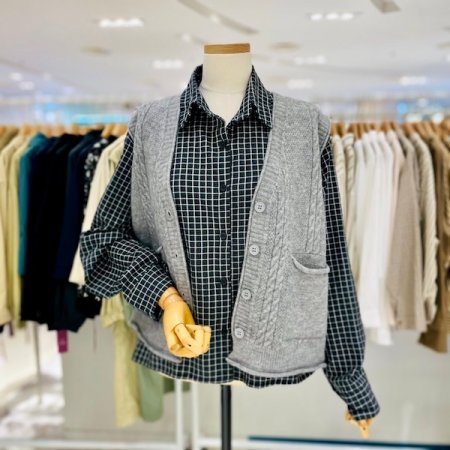 포켓 꽈배기 니트 조끼