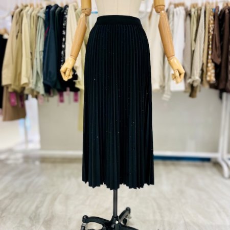 큐빅 플리츠 스커트