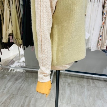 골드 버튼 니트 조끼