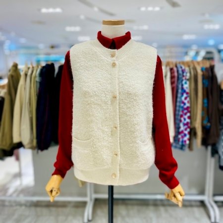 뽀글이 골드 버튼 니트 조끼