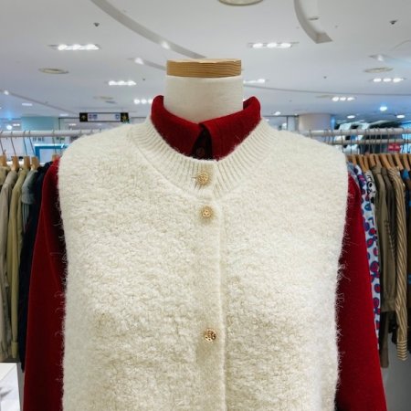 뽀글이 골드 버튼 니트 조끼