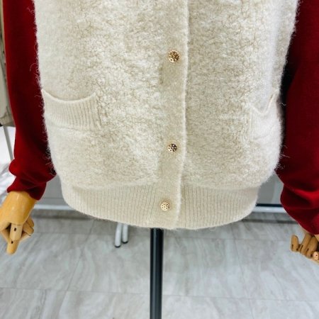 뽀글이 골드 버튼 니트 조끼