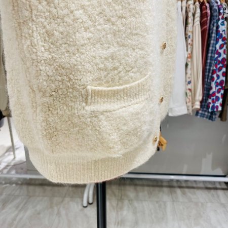 뽀글이 골드 버튼 니트 조끼