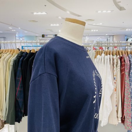 모먼트 맨투맨 티셔츠