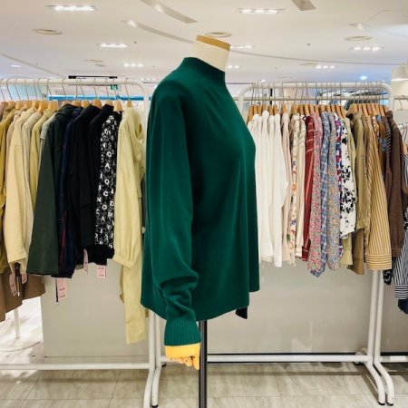 뒷트임 반폴라 니트 티셔츠