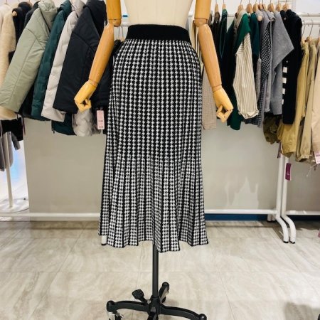 사이드 플리츠 8버튼 스커트