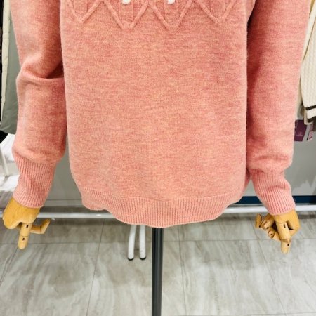 폼폼 반폴라 꽈배기 니트