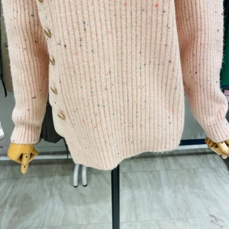 절개 언발 단추 반폴라 니트