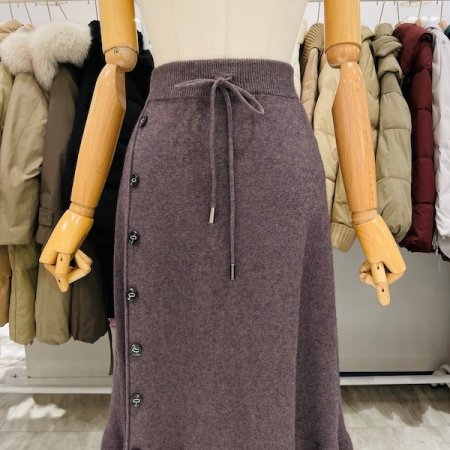 옆단추 밑단 플레어 스커트