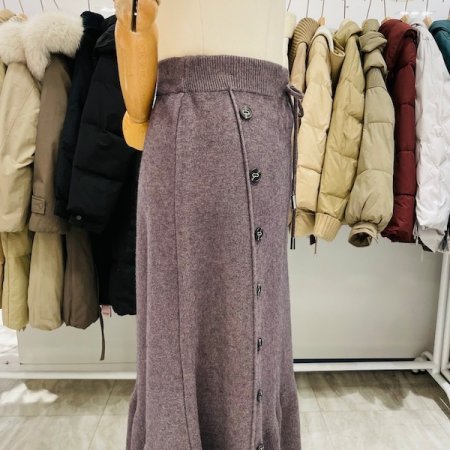 옆단추 밑단 플레어 스커트