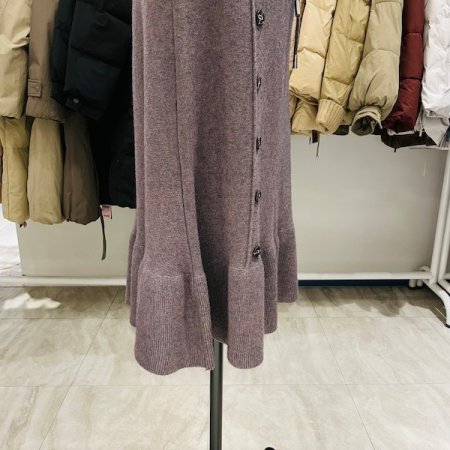 옆단추 밑단 플레어 스커트