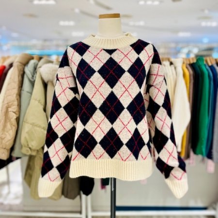 라운드 아가일 체크 니트